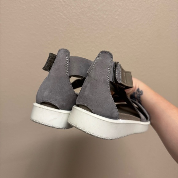 ECCO Sandals Women's 42 EU 11-11.5 US Gray Taupe Yuma Leather Cross Ankle Strap - Picture 4 of 4